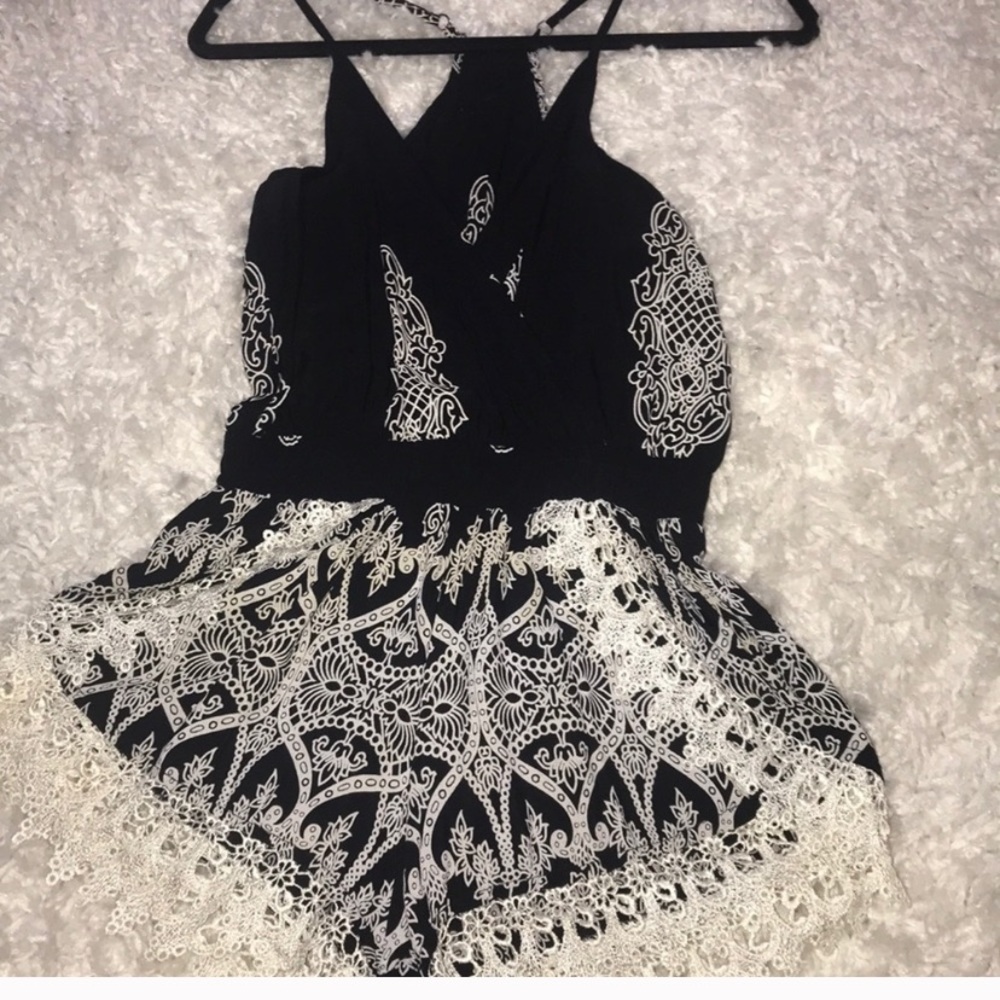 Lucylove plunged romper - Picture 2 of 4